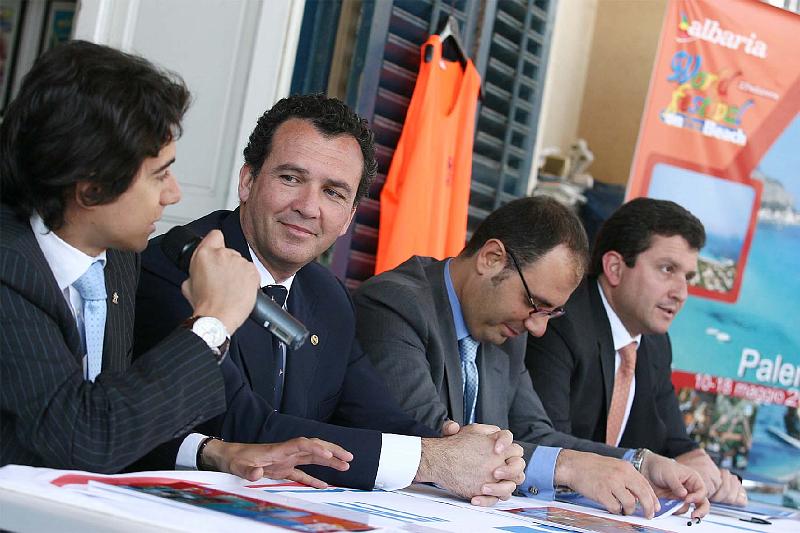 MPF_9868.jpg - Da sinistra, il presidente del CONI Regionale Masimo Costa, Vincenzo Pottino, l'assessore al Turismo Raoul Russo e l'assessore allo Sport Alessandro Anello